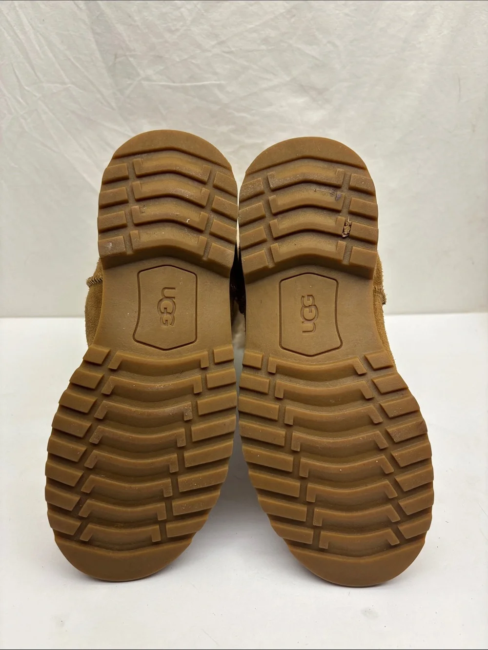 UGG Kids Tan Suede Shearling-Lined Boots, SZ 3 little girl, box 72